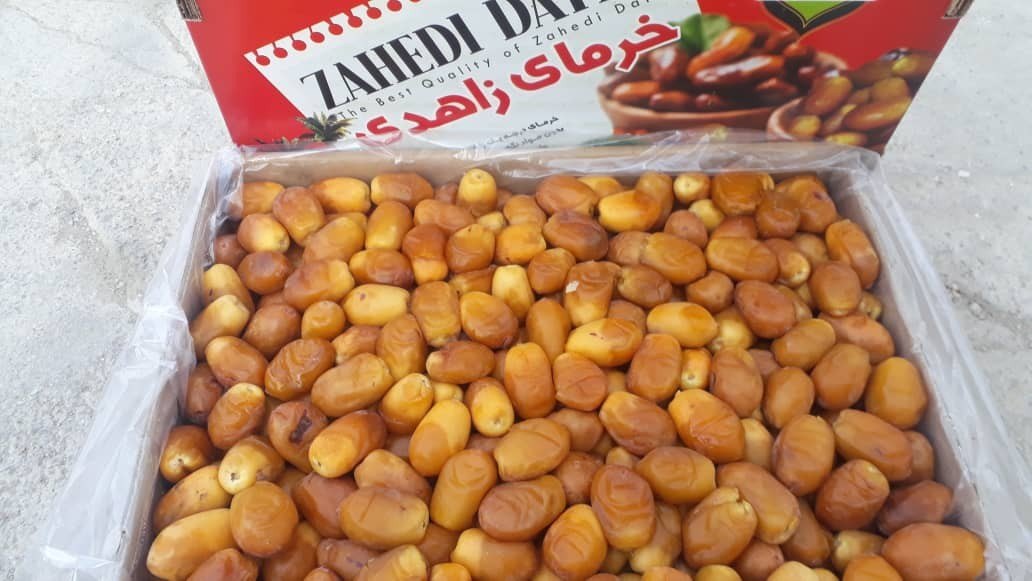 Buy Premium Basra Khajoor Online – Fresh & Naturally Sweet Dates